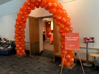 Photo: faculty and staff appreciation event balloon arch